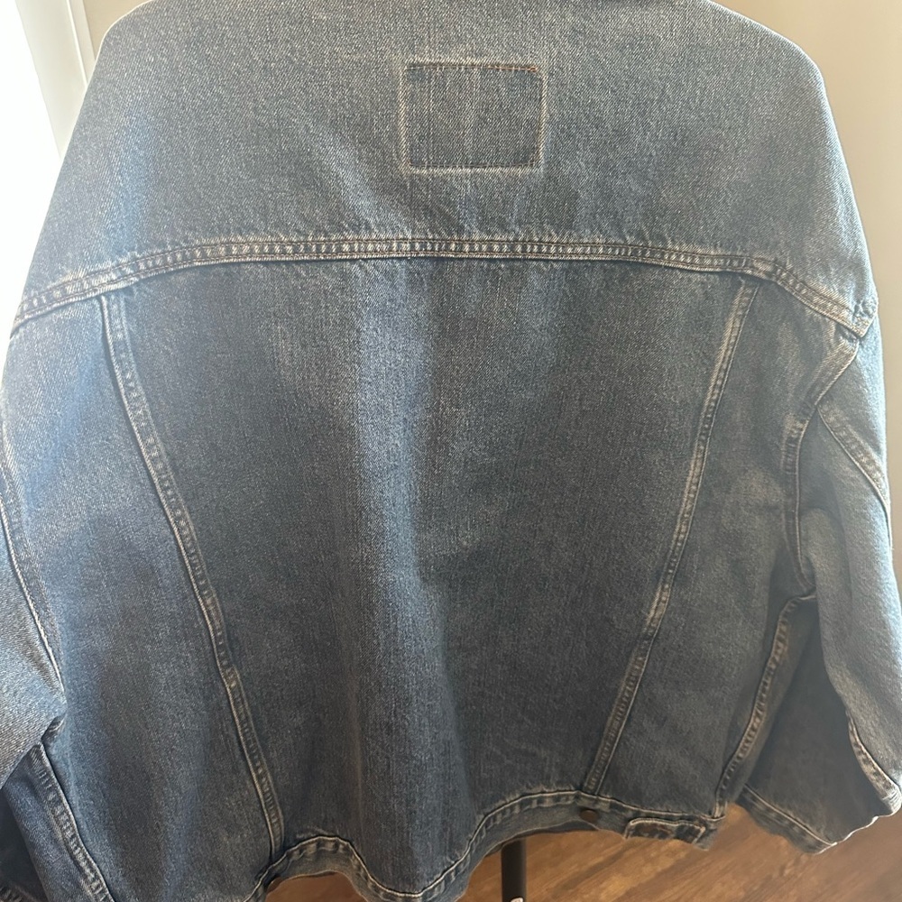 Classic Fashion Denim Jacket - Picture 3 of 3